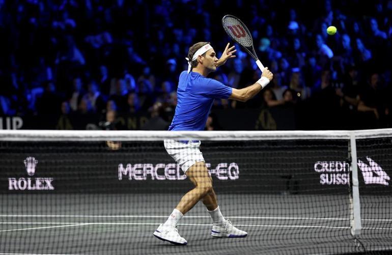 His Excellency is on the court for the last time Roger Federer pierces the net in the farewell match