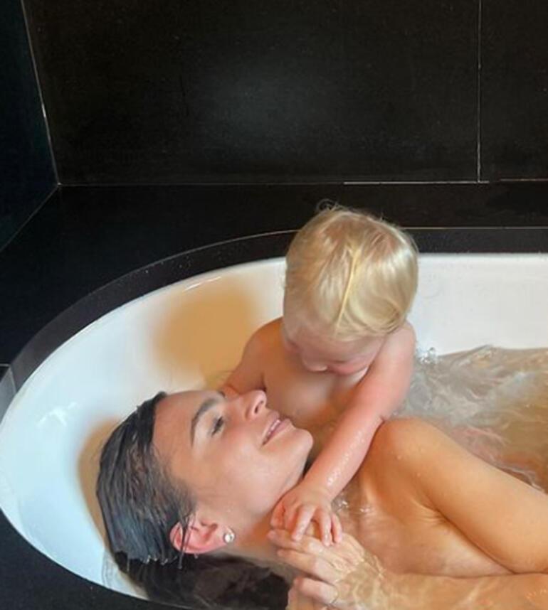 Nude tub poses of the famous model with her son sparked controversy: Why do we have to see this