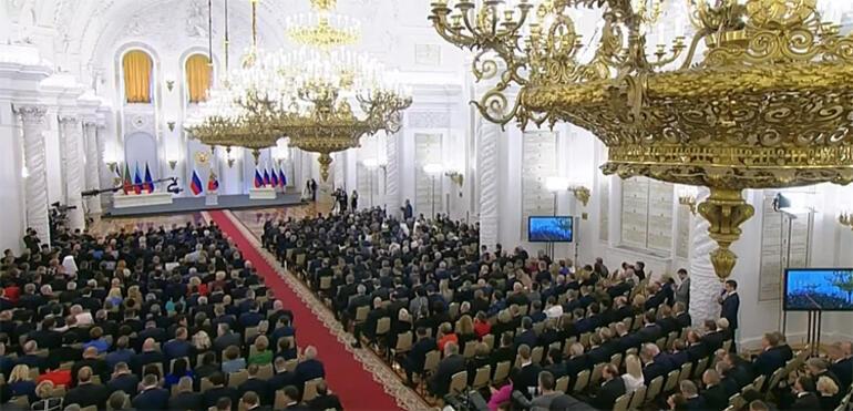 Last minute: All eyes are on the Kremlin. Annexation ceremony in Moscow... Flash statements from Putin