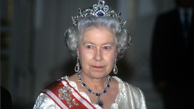 Kraliçe 2. Elizabethin kayıp taçları... Herkes gün yüzüne çıkmalarını bekliyor