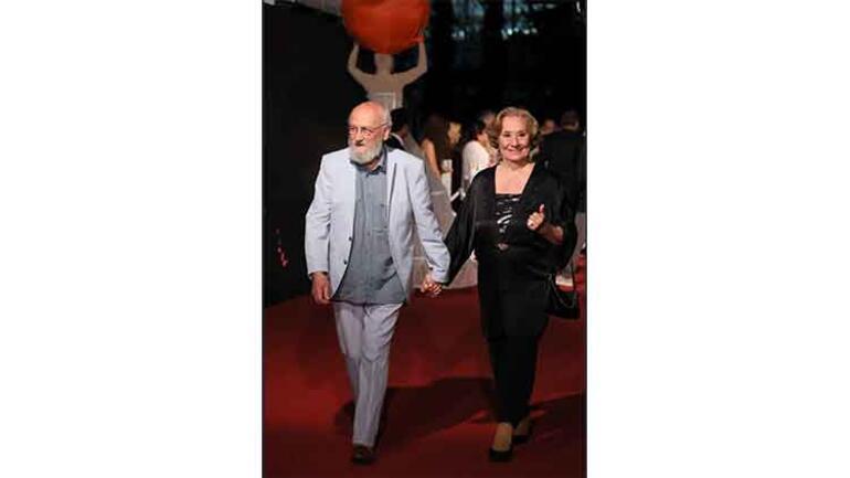 'Red carpet' elegance at Golden Orange... Awards found their owners