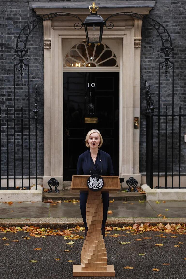 Liz Truss loses, lettuce wins British Prime Minister throws shocking headline for Liz Truss resignation