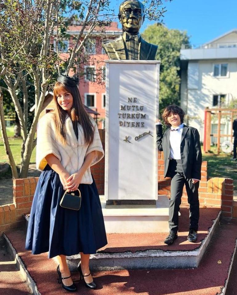 Ünlülerden 29 Ekim mesajları: Yaşasın Cumhuriyet