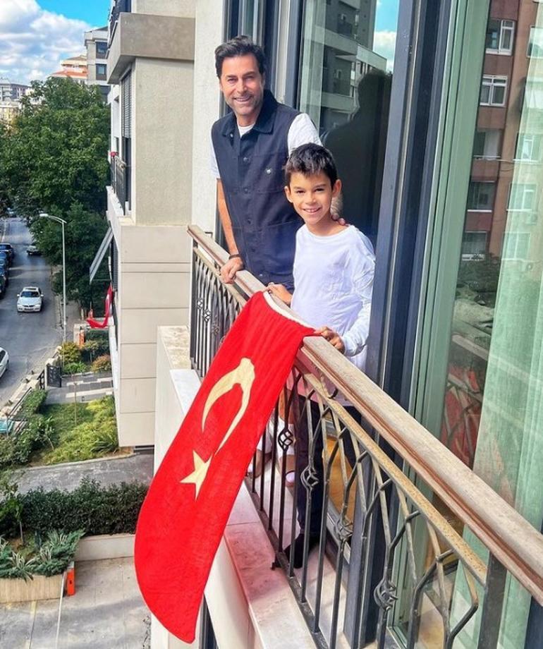 Ünlülerden 29 Ekim mesajları: Yaşasın Cumhuriyet