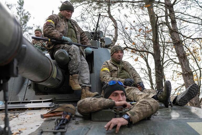 Ukrayna savaşında son durum: Haberi Ukrayna genelkurmayı duyurdu… Rusya Herson’dan çekilmeye başladı