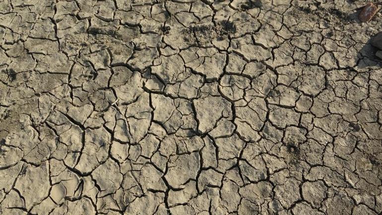 Bursada kuraklık alarmı Nilüfer Barajı tamamen kurudu, 50 günlük su kaldı