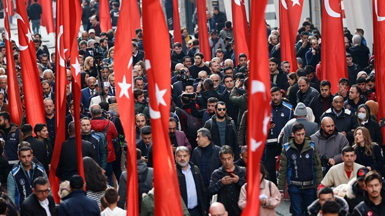 İstiklal Caddesinde teröre karşı birlik mesajı