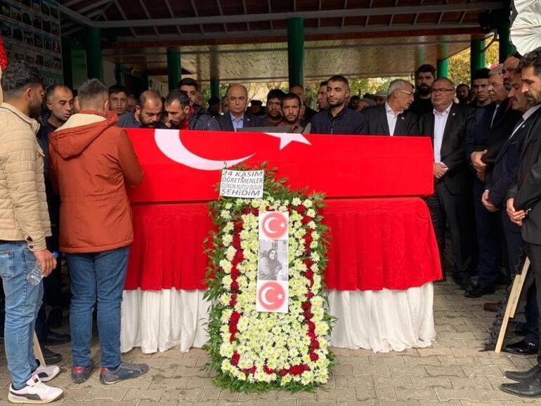 Hasan Karataş und Ayşenur Alkan, die beim Raketenangriff in Karkamış den Märtyrertod erlitten, wurden unter Tränen verabschiedet.