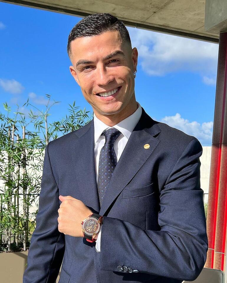 Niemand anderes als Cristiano Ronaldo hat das bei der WM 2022 erlebt.  Nachricht von Real Madrid auf seiner neuen Uhr, eine versteckte 6-Monats-Angebotsüberraschung...