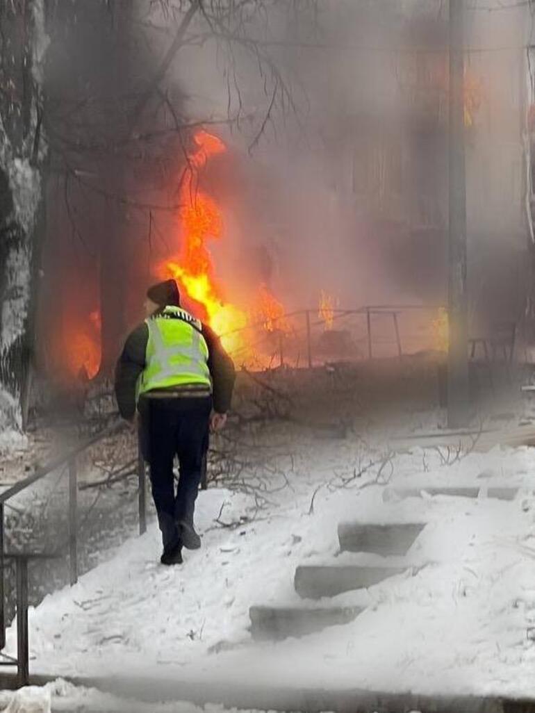 Son dakika: Kievde peş peşe patlama sesleri: 3 ölü, 6 yaralı