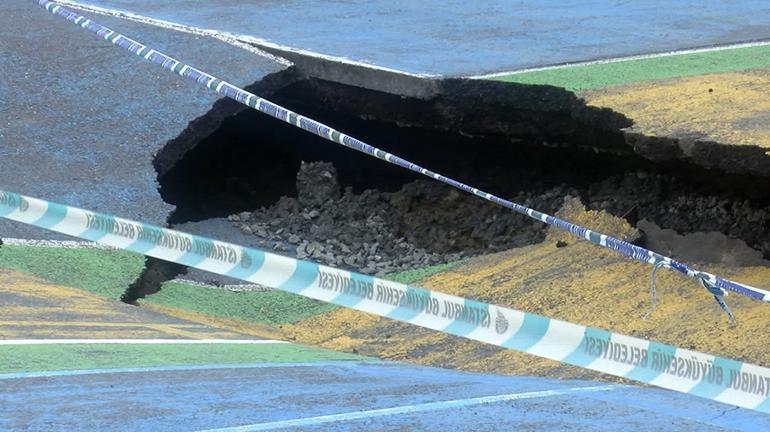 Bakırköyde okul bahçesinde çökme oldu