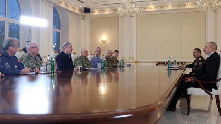 Milli Savunma Bakanı Hulusi Akar Azerbaycanda İlham Aliyev ile görüştü