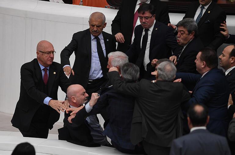 Son dakika... Mecliste tansiyon yükseldi AK Parti Milletvekili Zafer Işık ile ve İYİ Partili vekil Hüseyin Örs arasında yumruklu kavga