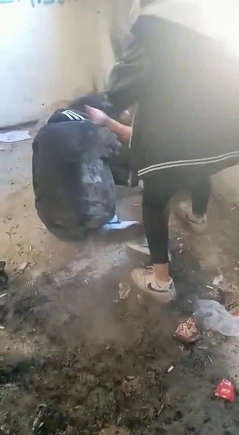 Erzurumda ortaokul öğrencisinden zorbalık Serbest kaldılar, Milli Eğitim Bakanlığı soruşturma başlattı