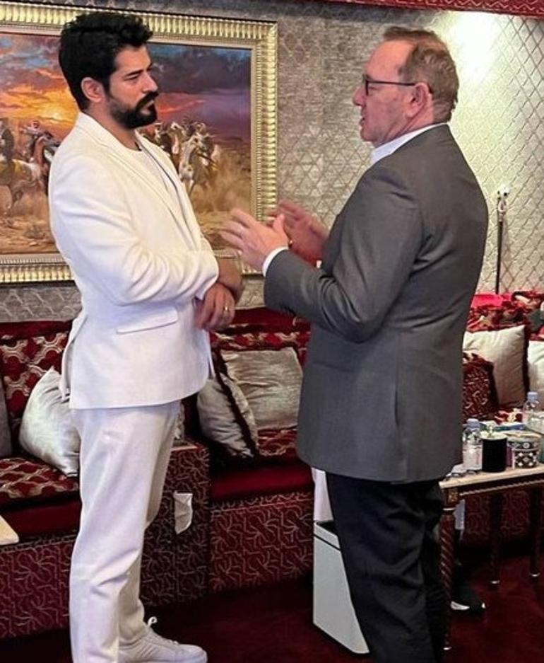 Burak Özçivit ve Fahriye Evcen gezmede Taciz olayını bilmiyordum