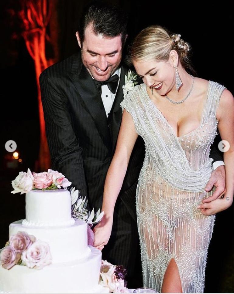 Güzel model evini Hollywood yıldızına sattı, kocasıyla romantik tatile kaçtı