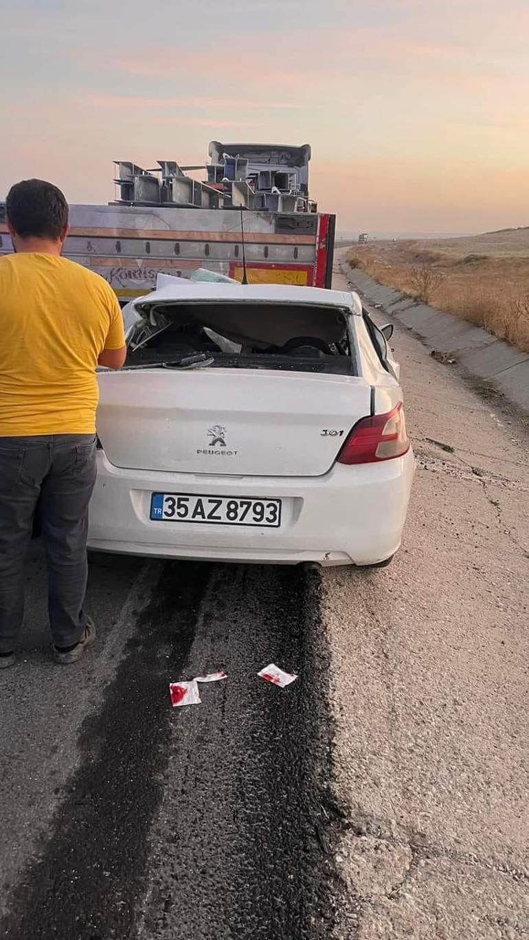 Aksarayda otomobille TIRa çarpan uzman çavuş kurtarılamadı