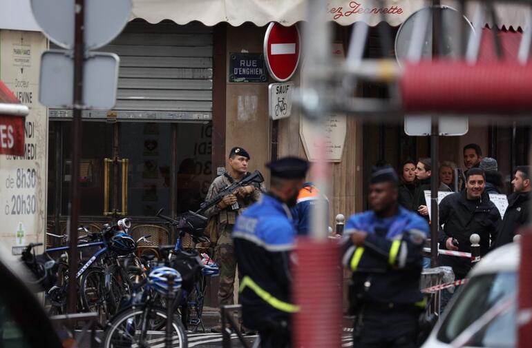 Son dakika...Pariste Ahmet Kaya Kültür Merkezi yakınlarında silahlı saldırı: Ölü ve yaralılar var