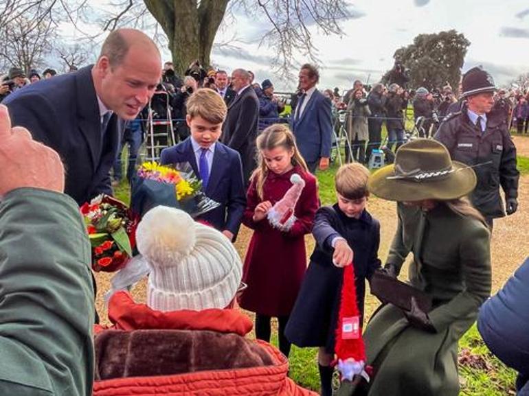 Çığlık çığlığa ablasına koştu: Afacan prens bu kez gözleri yaşarttı