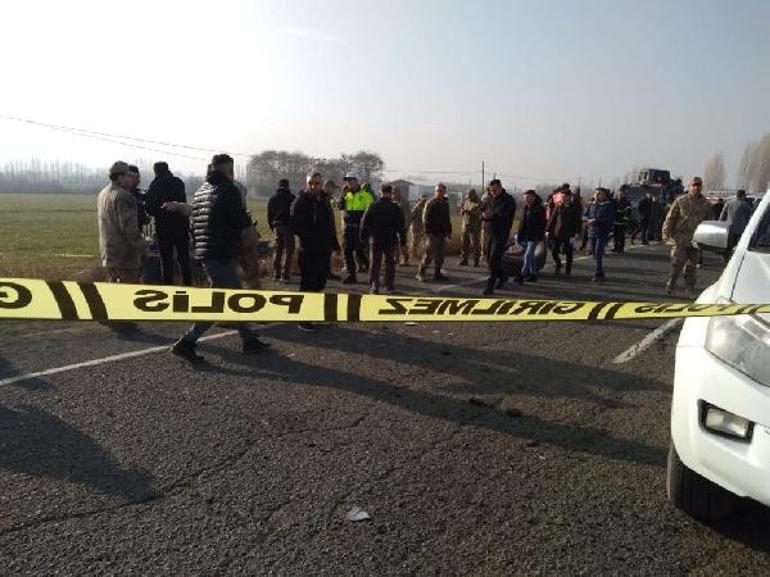 Iğdırda zırhlı araç devrildi: 12 asker yaralı