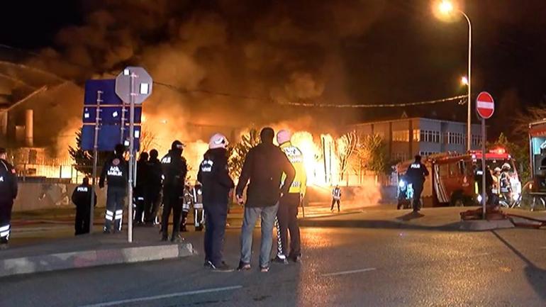 Arnavutköyde fabrikada yangın çıktı