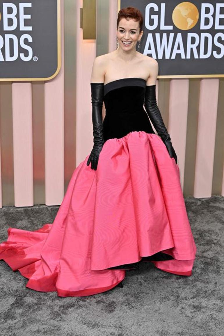 Pink... Our hearts are with you. With this choice, it became the brightest star of the night.