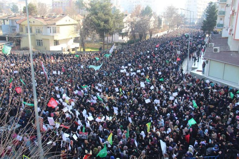 İsveç Başkonsolosluğu önünde Kuran-ı Kerim protestosu