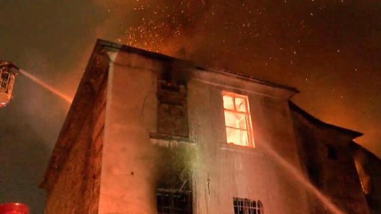 Karaköydeki Ermeni Kilisesi lojmanında yangın: 2 kişi hayatını kaybetti