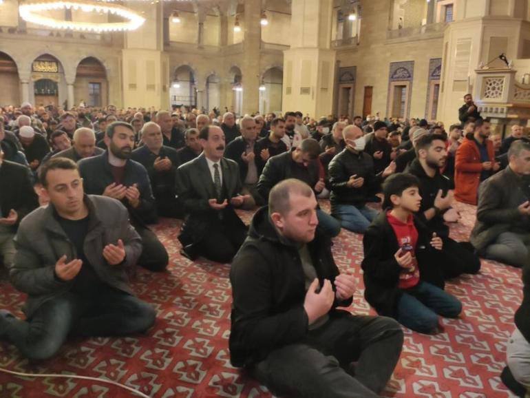 Ayasofya Camiinde Kandil coşkusu