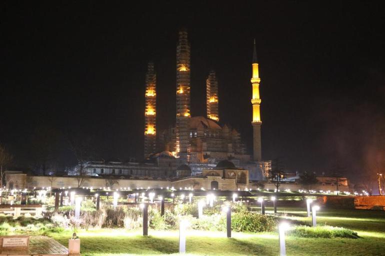 Ayasofya Camiinde Kandil coşkusu