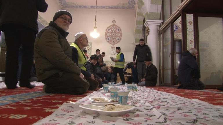 Ayasofya Camiinde Kandil coşkusu
