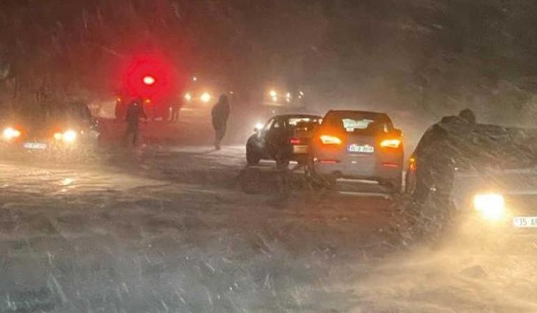 Türkiye kar altında Şehirlerarası yollar kapandı, sürücüler yolda kaldı... İşte yurtta son durum