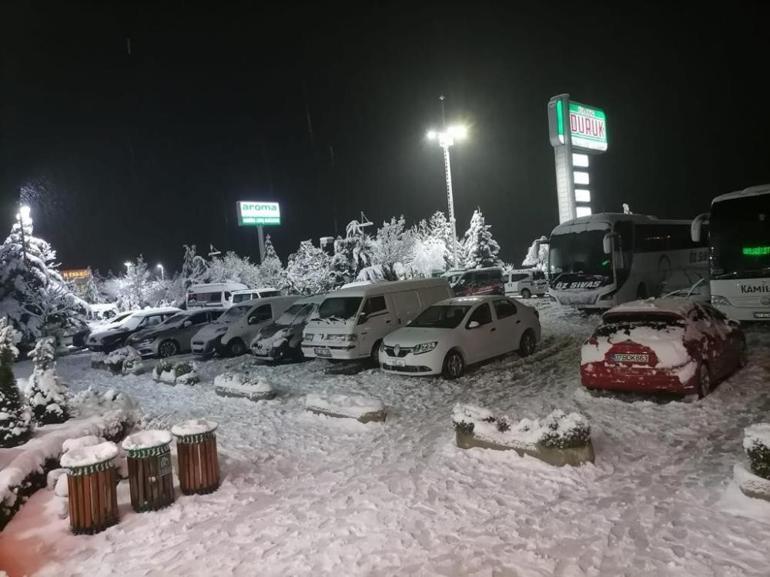 Türkiye kar altında Şehirlerarası yollar kapandı, sürücüler yolda kaldı... İşte yurtta son durum
