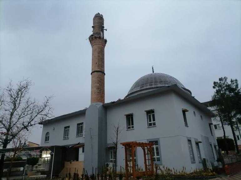 Depremde Gaziantep Kalesinin surları yıkıldı Gaziantep Valisi Davut Gül: 531 binada göçük var