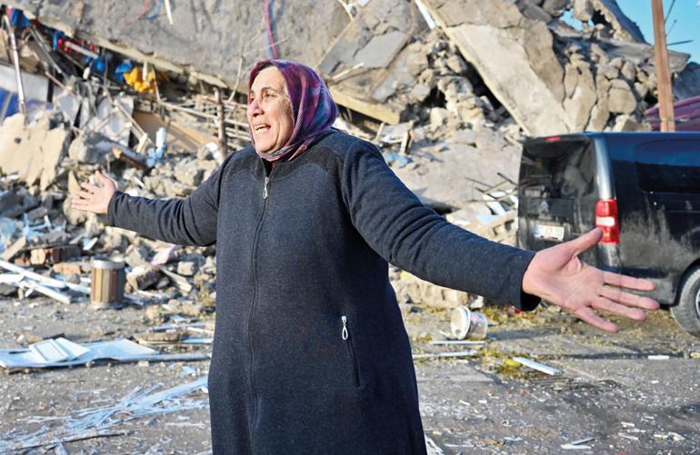 Her köşede ayrı dram