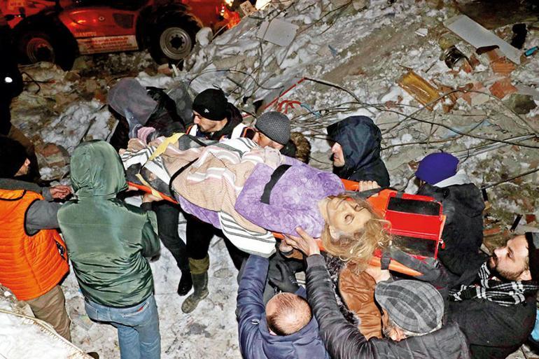 Her köşede ayrı dram