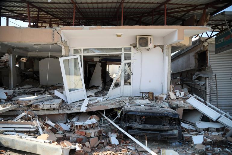 Antakyada 18 bin nüfuslu mahallede sağlam bina kalmadı