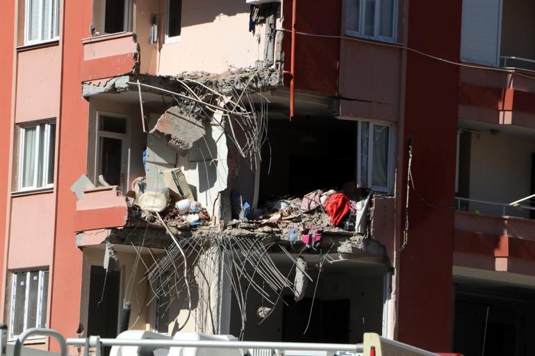 Adanada depremde bir bloğu yıkılan apartmanda oturanlar: İlk önce bir çığlık geldi...