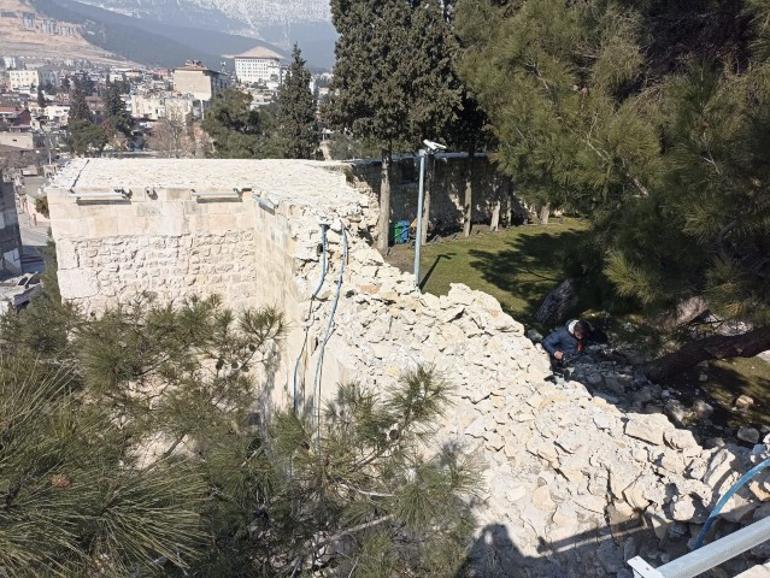 Kahramanmaraşın simgesi olan kale depremde hasar gördü