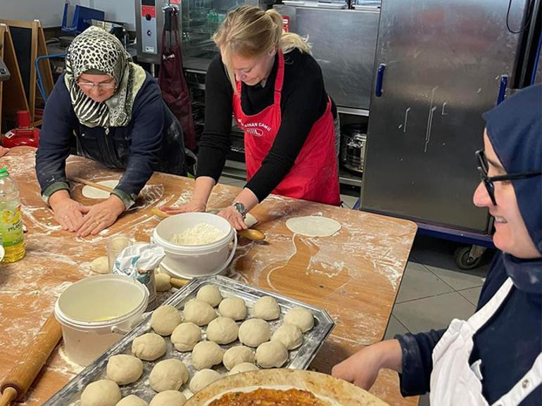 1.5 milyon Euro’luk lahmacun sattılar... Hepsi depremzedelere gitti