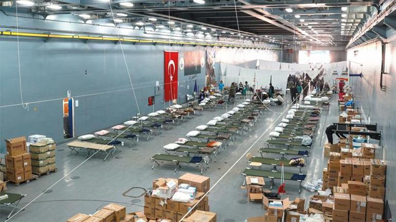 Hürriyet yüzen hastane TCG Bayraktar’da