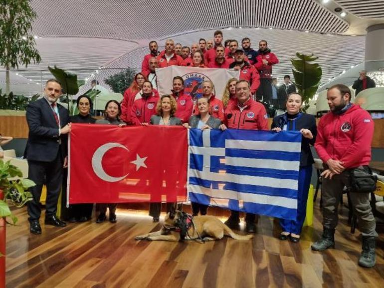 Yunan arama-kurtarma ekibi gözyaşlarıyla uğurlandı... Elimizden geldiğince çabaladık