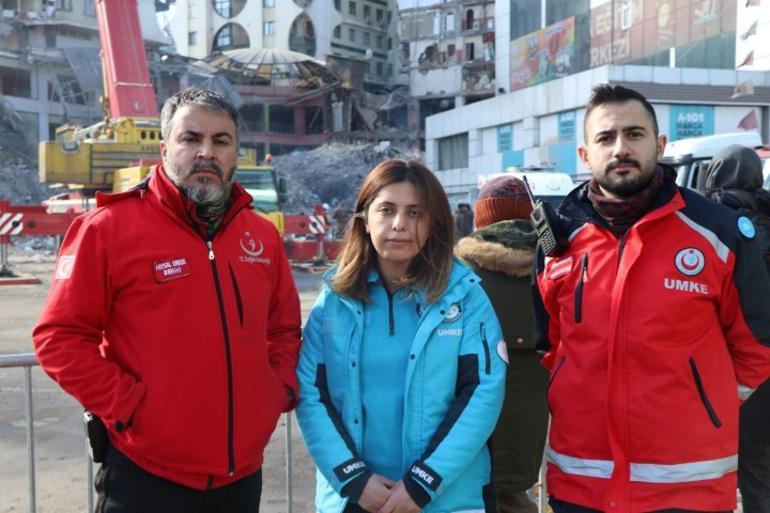 Kahraman sağlıkçılar mucize anlarını anlattı: 2 aylık bebeği montumun arasına koyarak çıkardım
