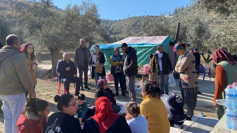 Depremzedeler, tek bir binanın dahi yıkılmadığı komşu kente göç ediyor