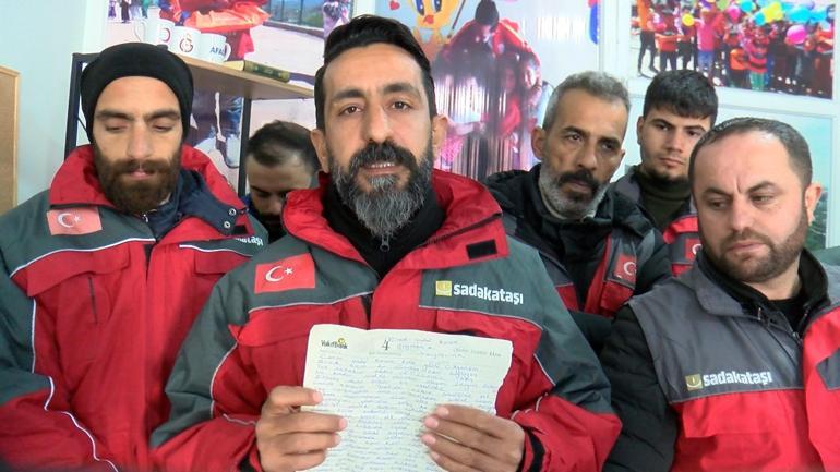 Depremde hayatını kaybeden babanın, kızının defterine yazdığı not duygulandırdı