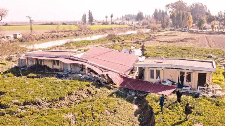 Evlerinin ortasından fay geçti... Kıyameti yaşadık