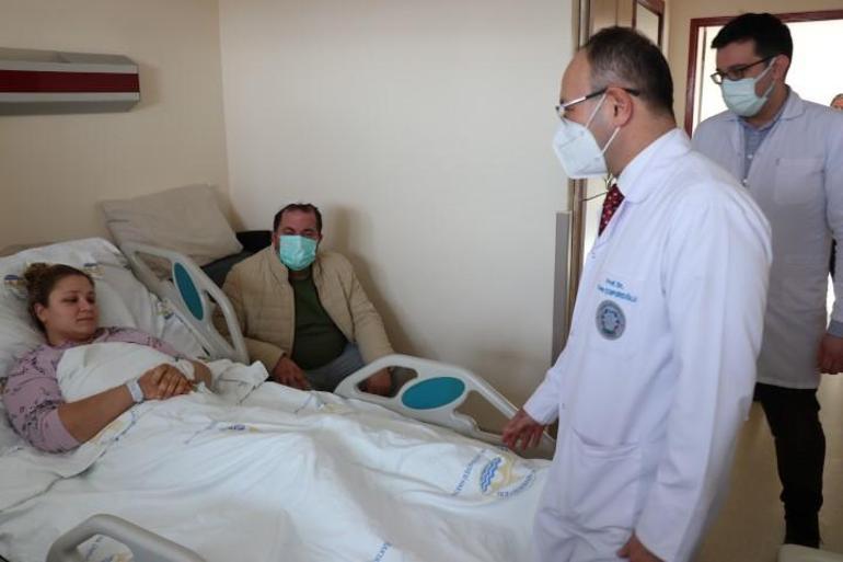 Depremzede anne: Taş gelmesin diye çocukları bahçeye fırlattım