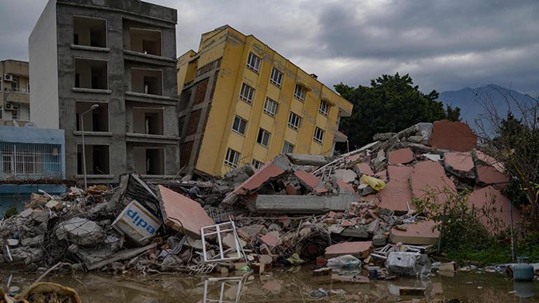 Telefon rehberindeki 100 kişi depremde hayatını kaybetti Felaketi bu sözlerle anlattı