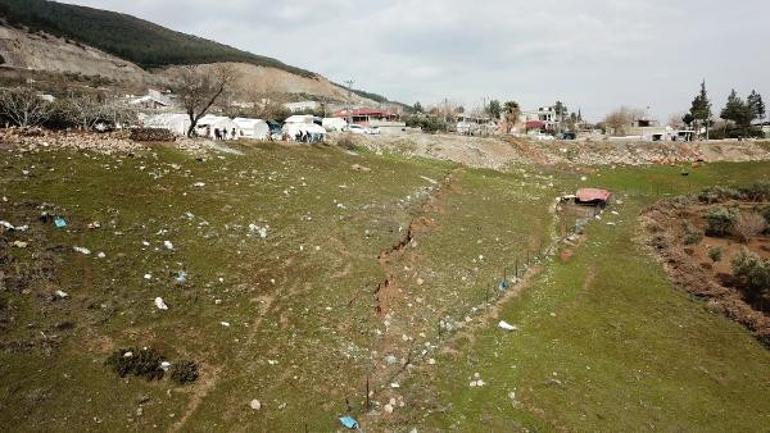 Fay hattına kurulan köy yerle bir oldu: Sadece 10 ev ayakta kaldı