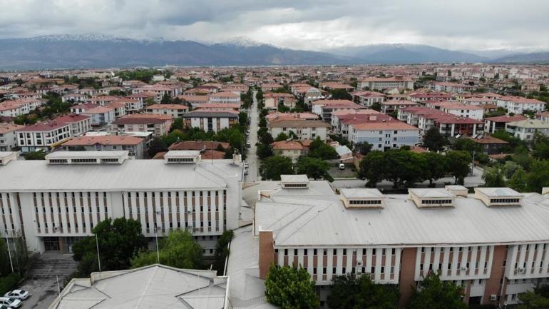 Prof. Dr. Celal Şengör, Erzincandaki tehlikeye dikkat çekti: Sakat bir yerde, çöküntü ovasında oturuyor